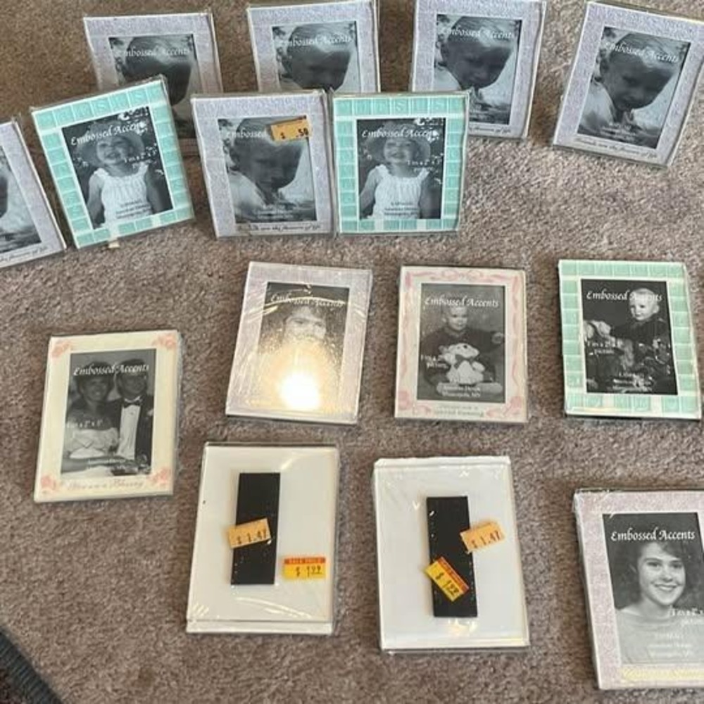 Lot - Embossed Accents Magnetic Easel Picture Frames 2x3 American Design Vintage